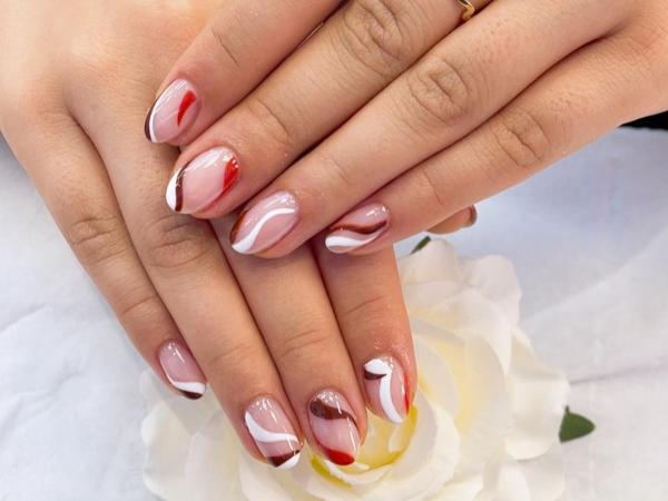 Pearl Nails gallery