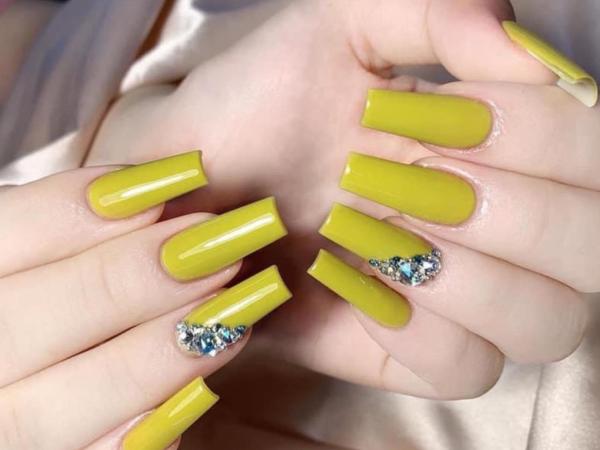Pearl Nails gallery