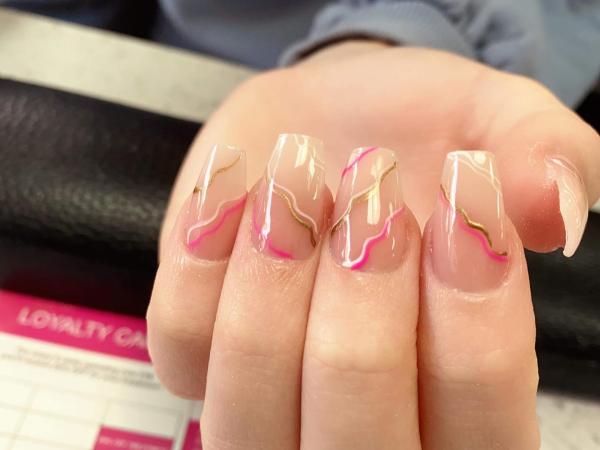 Pearl Nails gallery