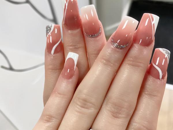 Pearl Nails gallery