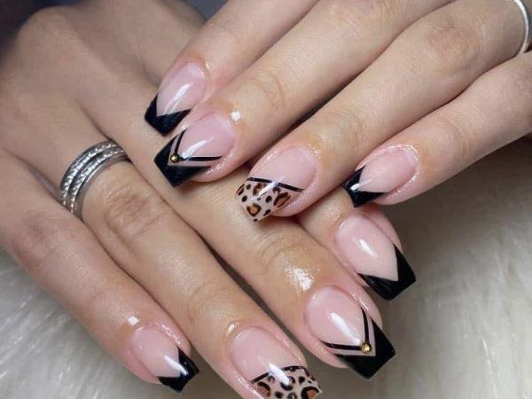 Pearl Nails gallery