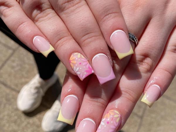 Pearl Nails gallery