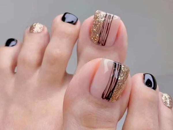 Pearl Nails gallery