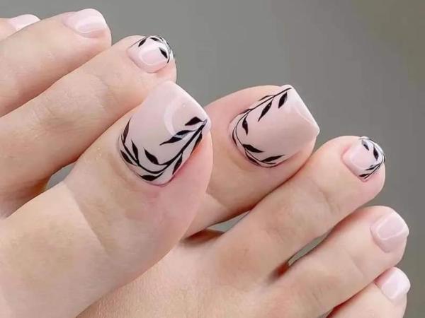 Pearl Nails gallery